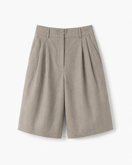 Taupe pleated shorts, flat